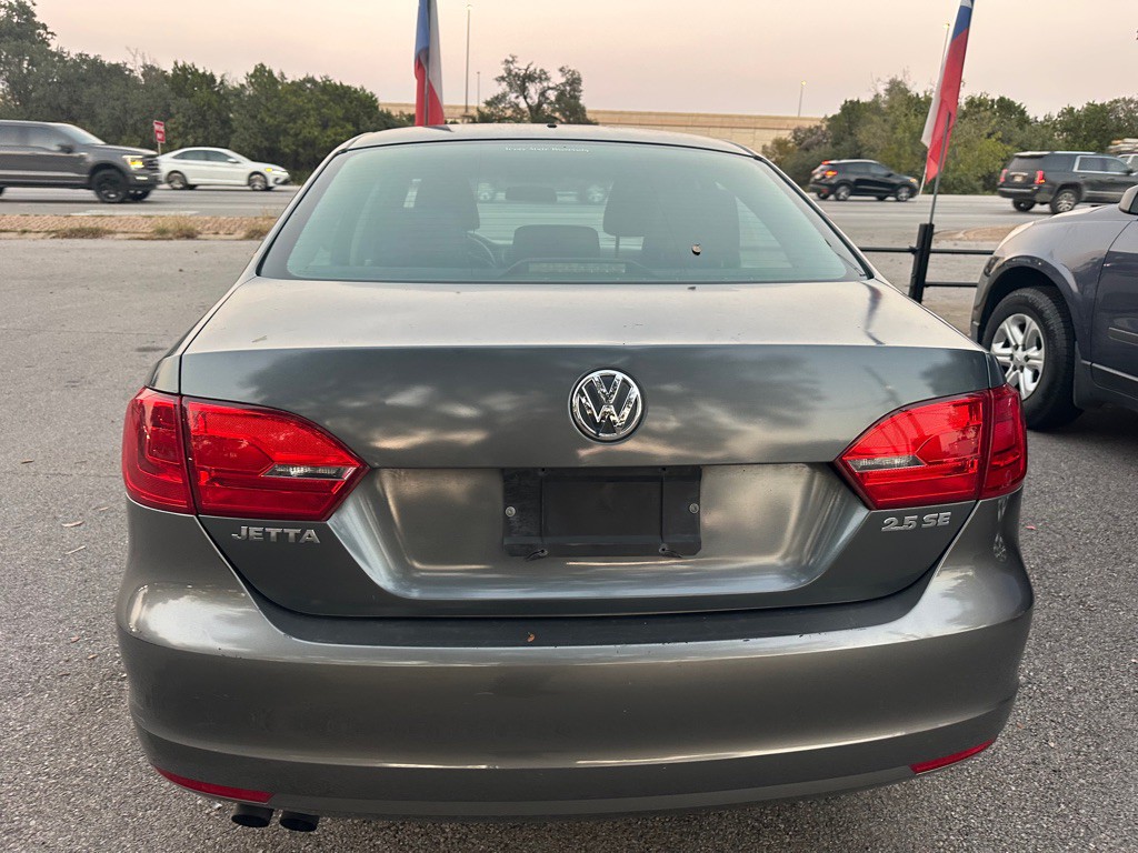 2011 Volkswagen Jetta Image 6