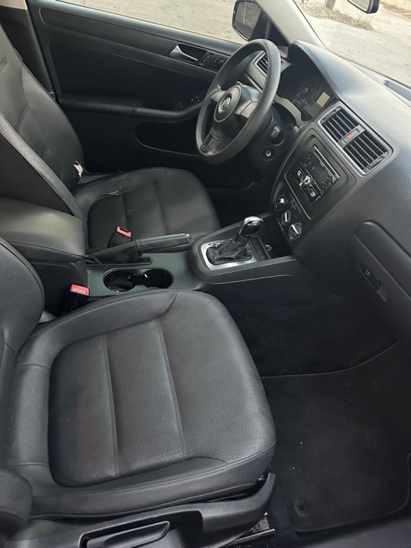 2011 Volkswagen Jetta Image 8