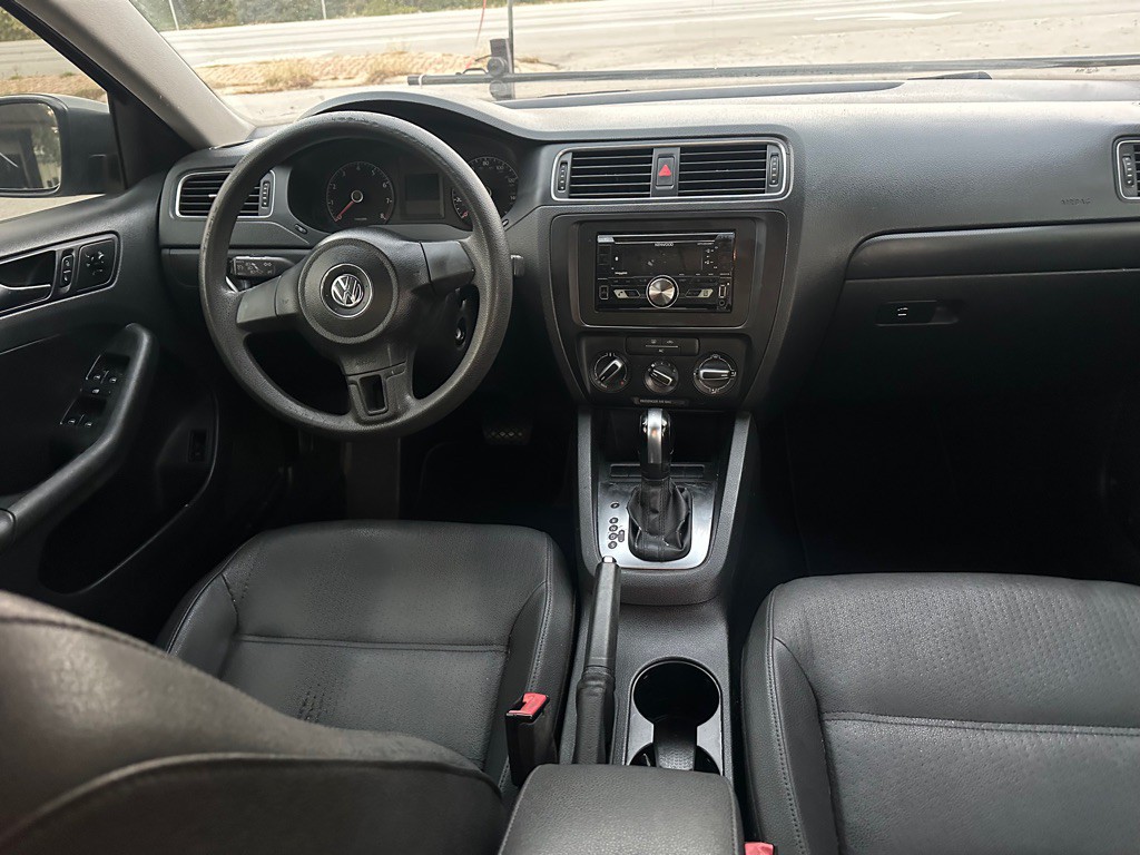 2011 Volkswagen Jetta Image 10