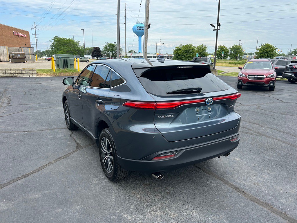 2021 Toyota Venza Image 5