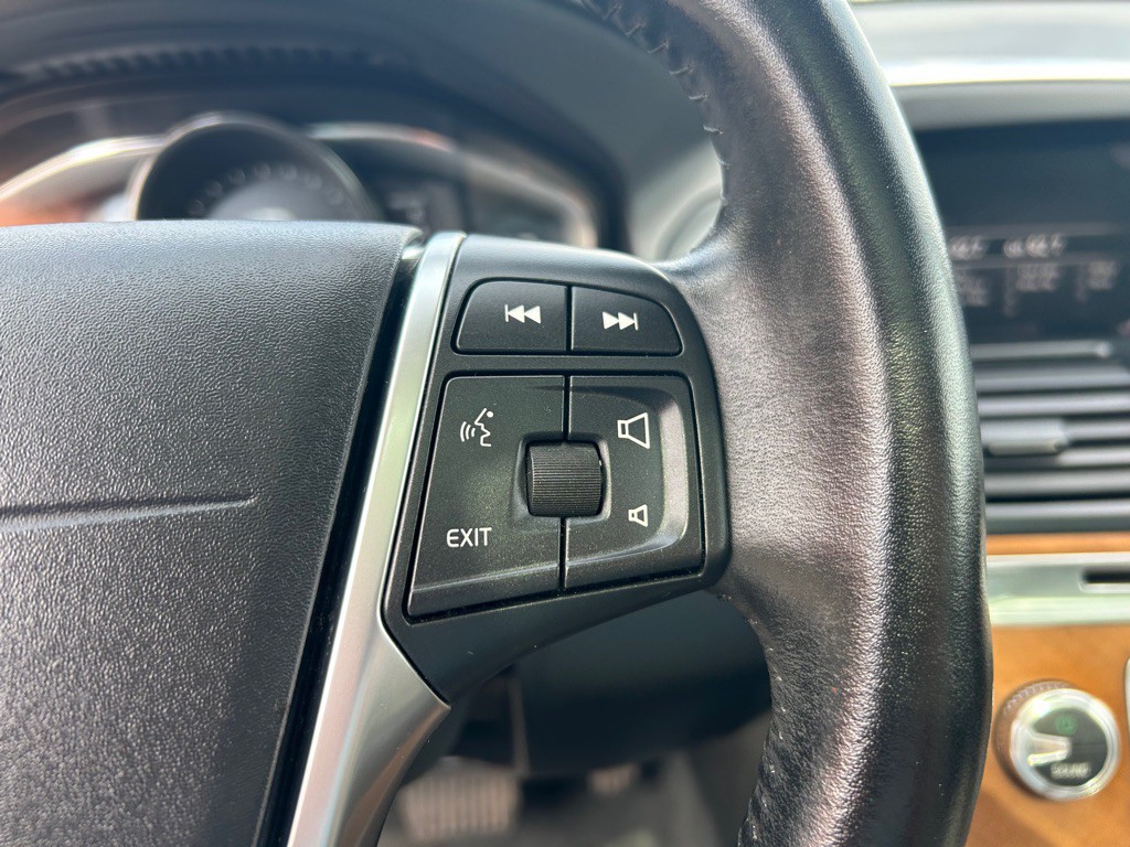 2017 Volvo XC60 Image 20