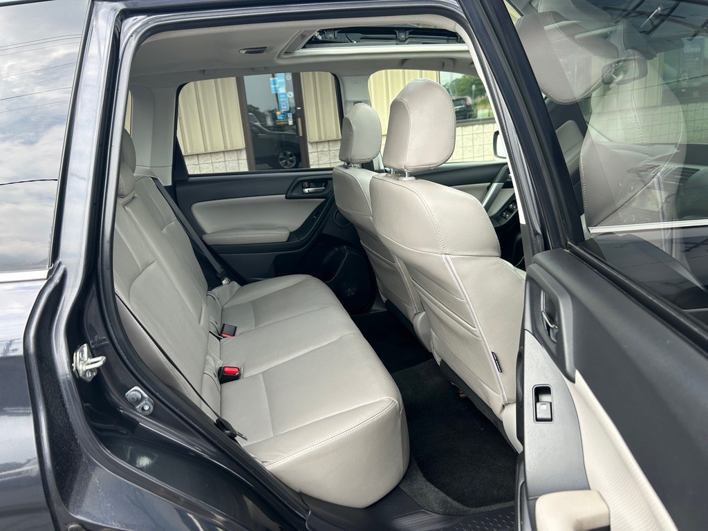 2014 Subaru Forester Image 8
