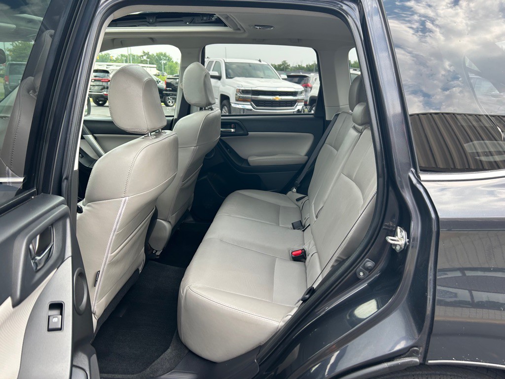 2014 Subaru Forester Image 11