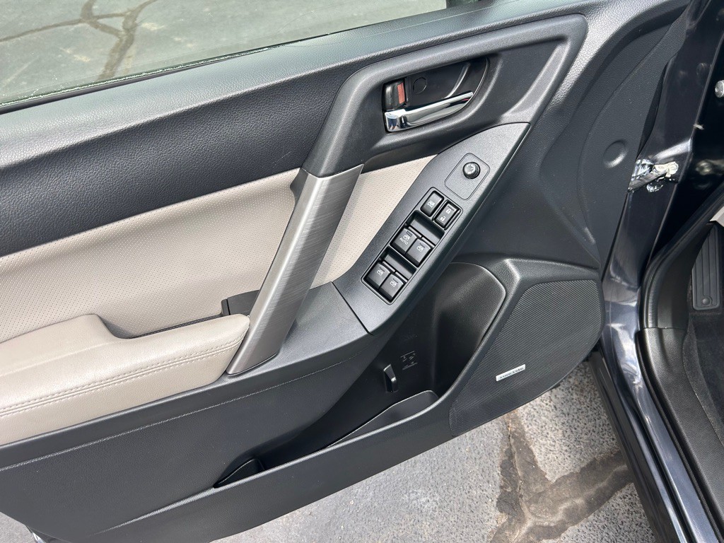 2014 Subaru Forester Image 16