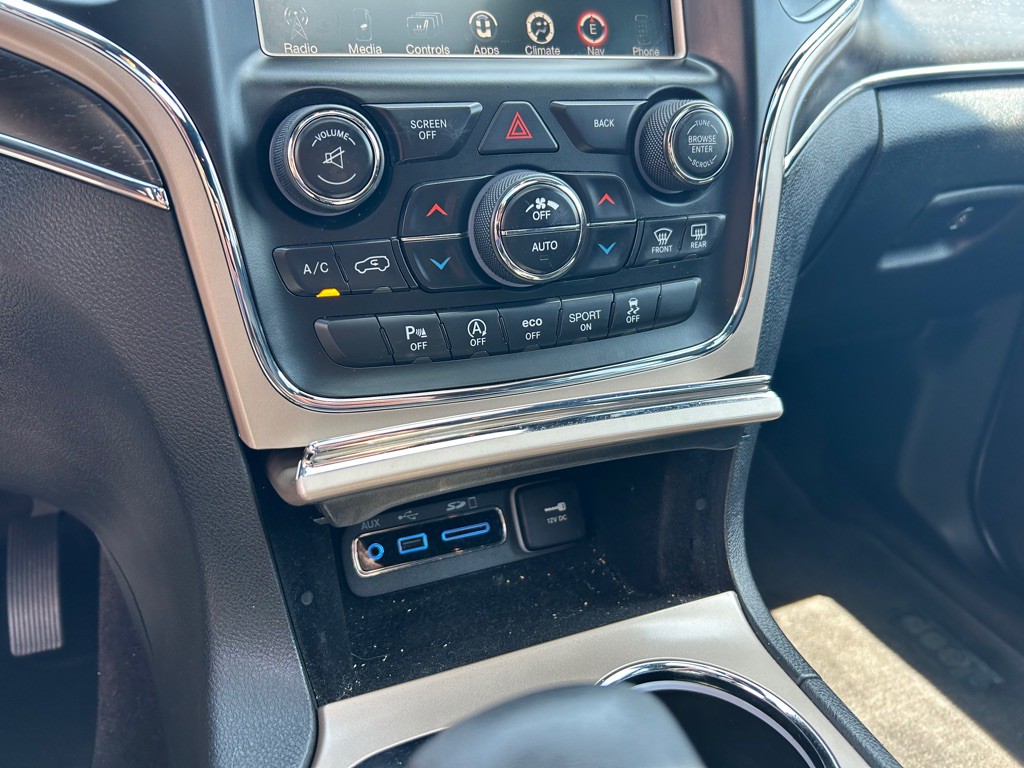 2017 Jeep Grand Cherokee Image 26