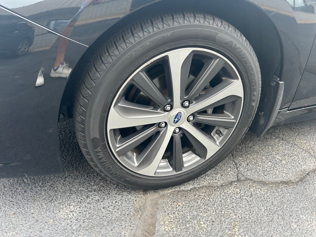 2015 Subaru Legacy Image 4