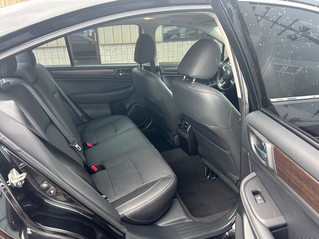 2015 Subaru Legacy Image 8