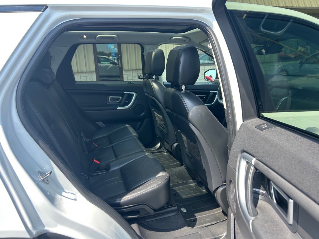 2019 Land Rover Discovery Sport Image 8
