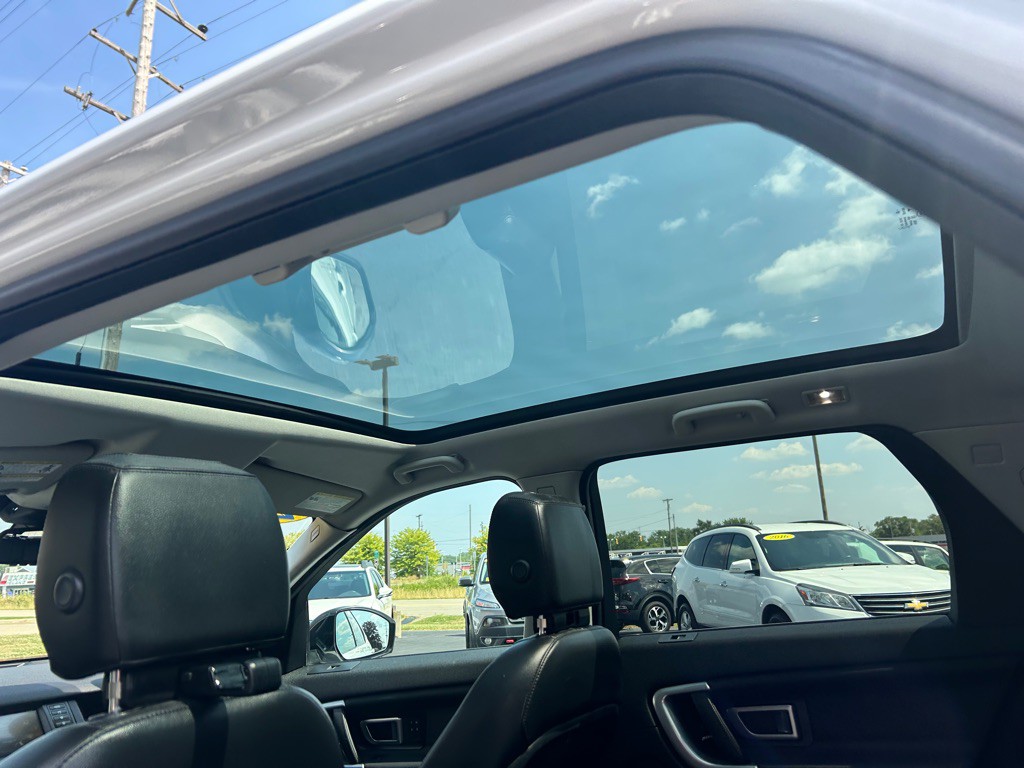 2019 Land Rover Discovery Sport Image 12