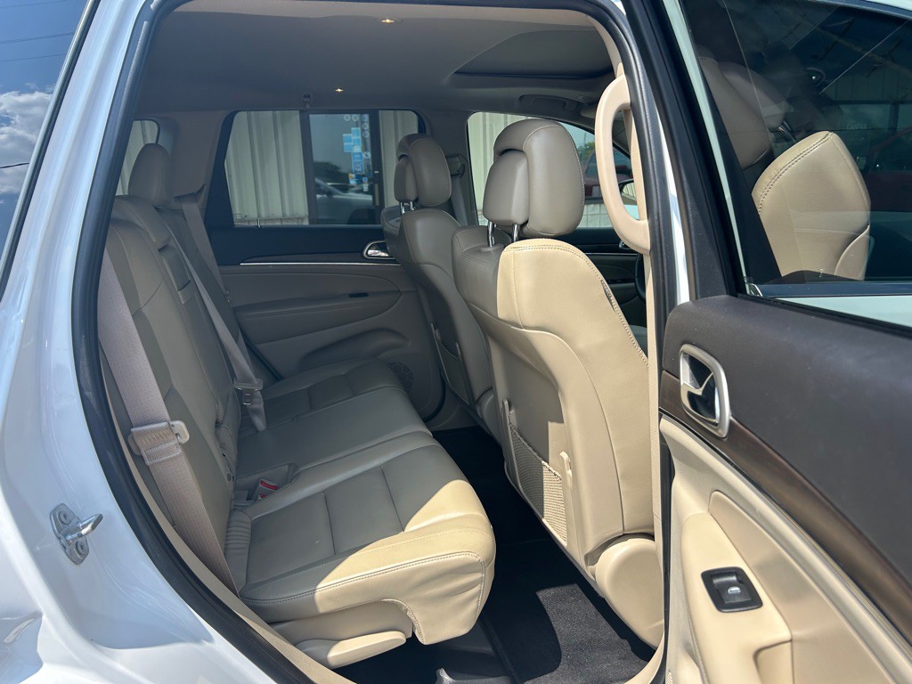 2017 Jeep Grand Cherokee Image 8
