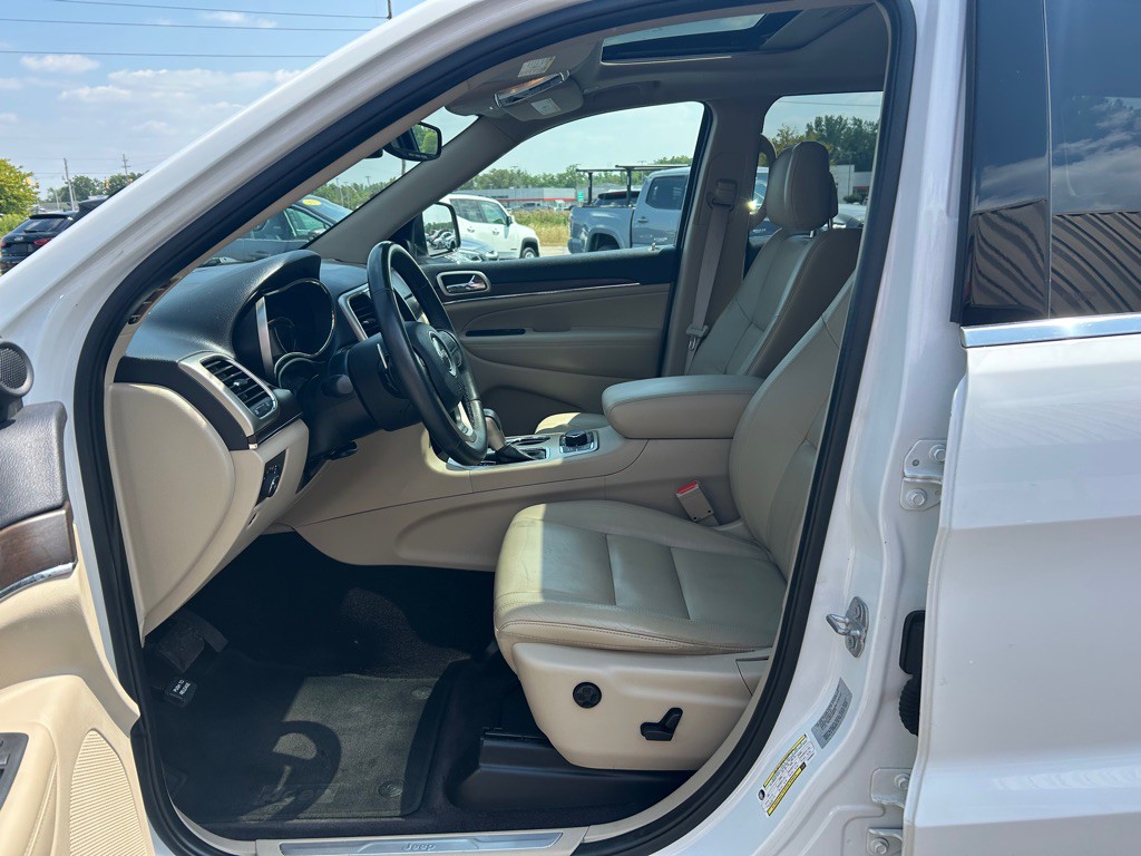 2017 Jeep Grand Cherokee Image 15