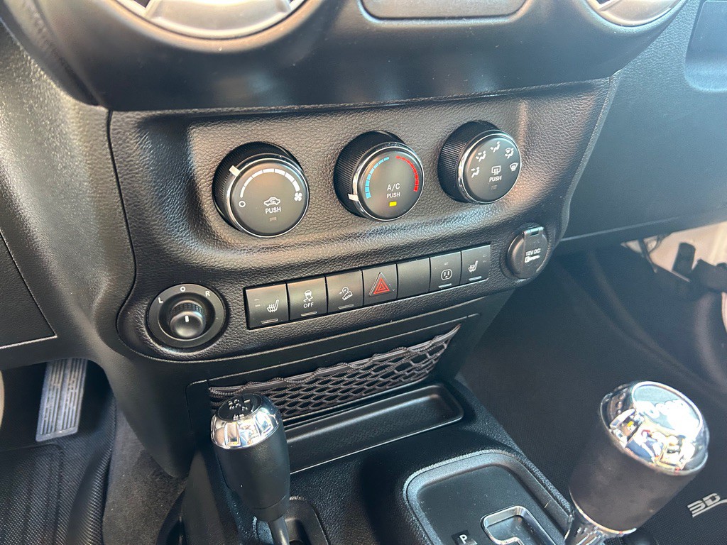 2015 Jeep Wrangler Unlimited Image 19