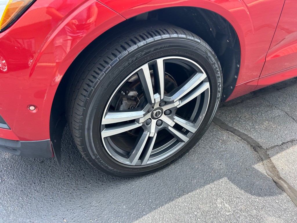 2018 Volvo XC60 Image 4