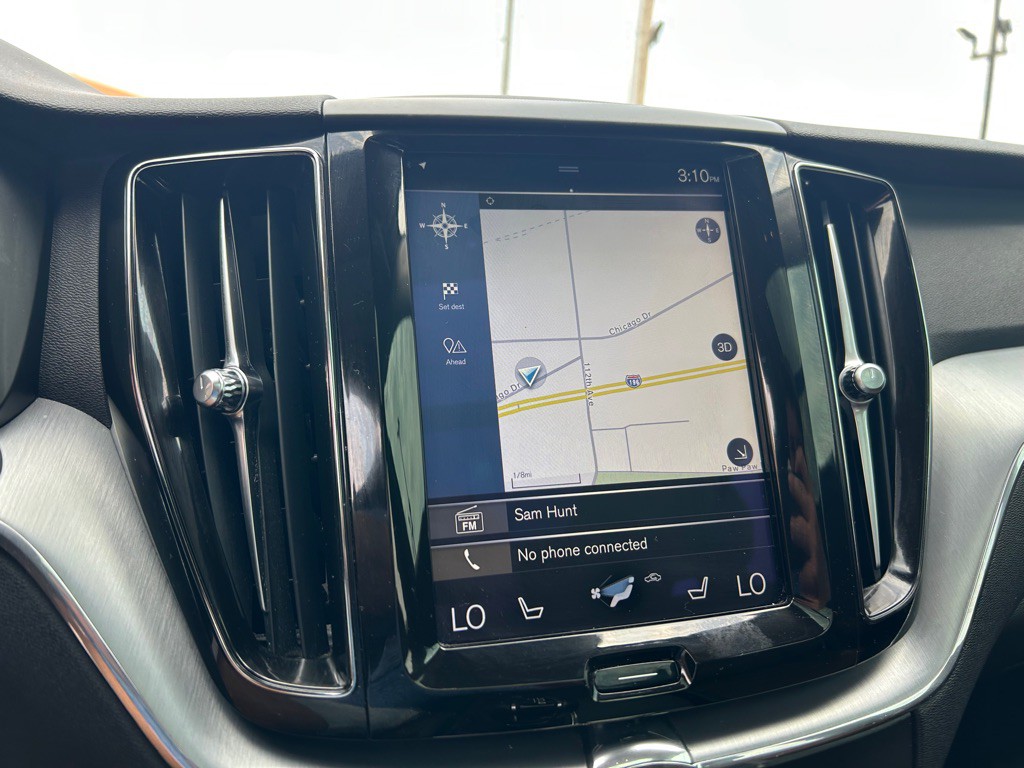 2018 Volvo XC60 Image 22