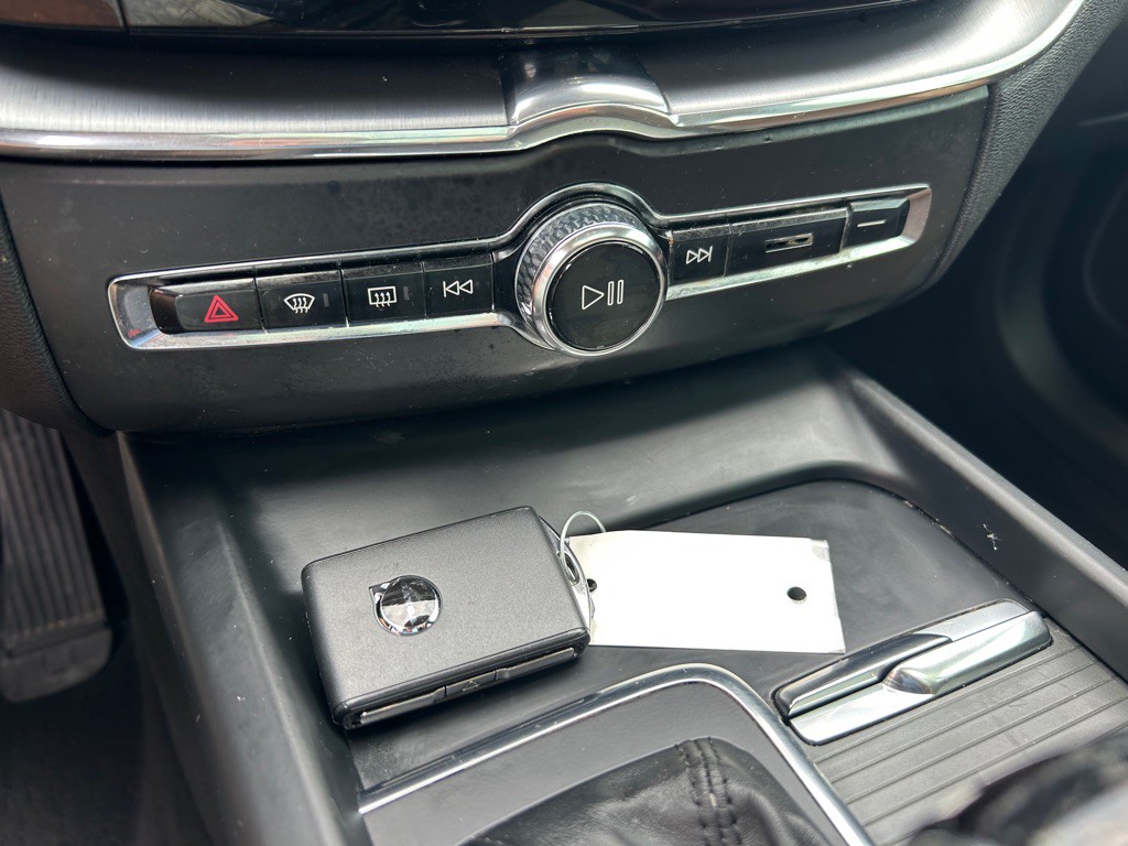 2018 Volvo XC60 Image 23