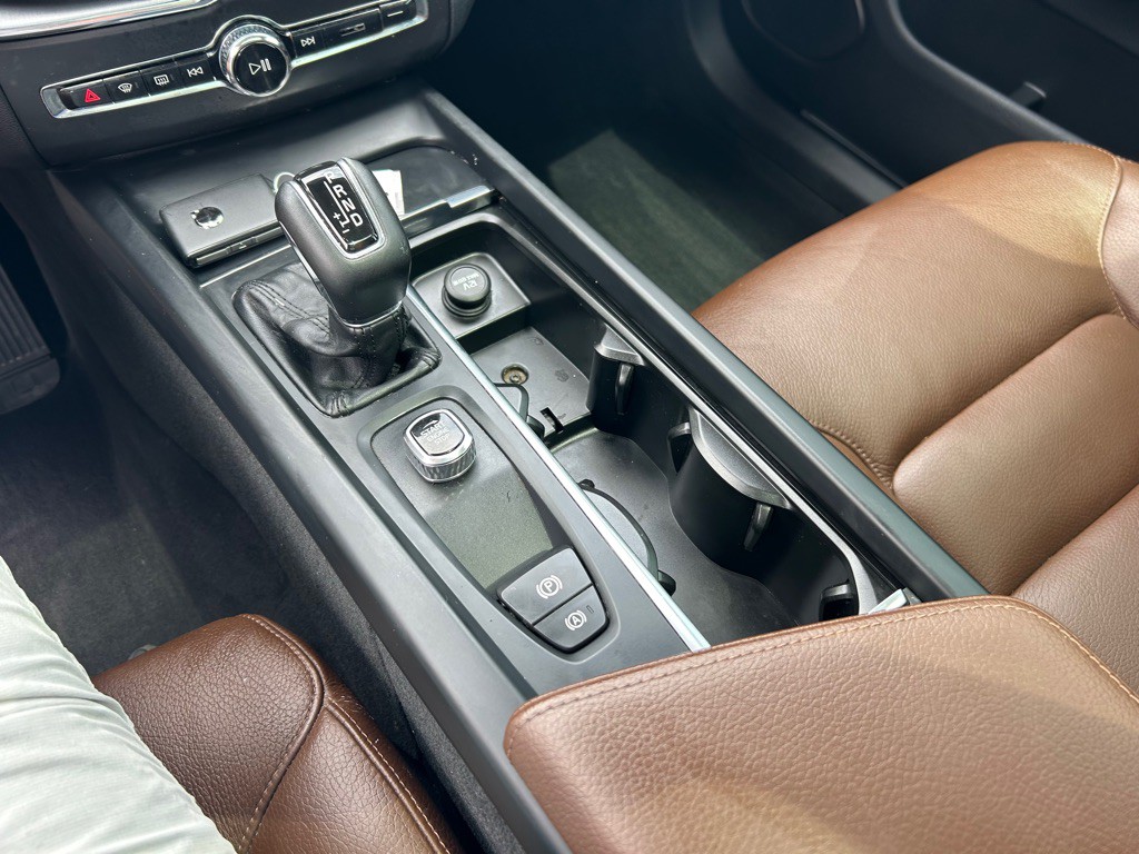 2018 Volvo XC60 Image 24