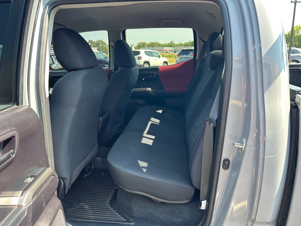 2020 Toyota Tacoma Image 11