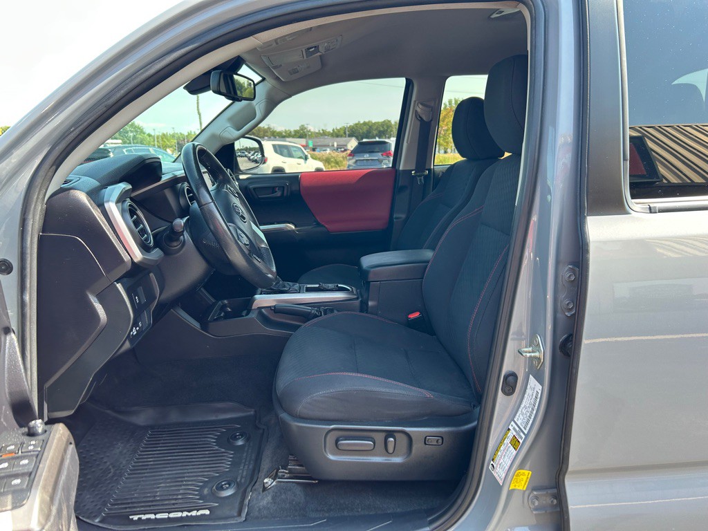 2020 Toyota Tacoma Image 13