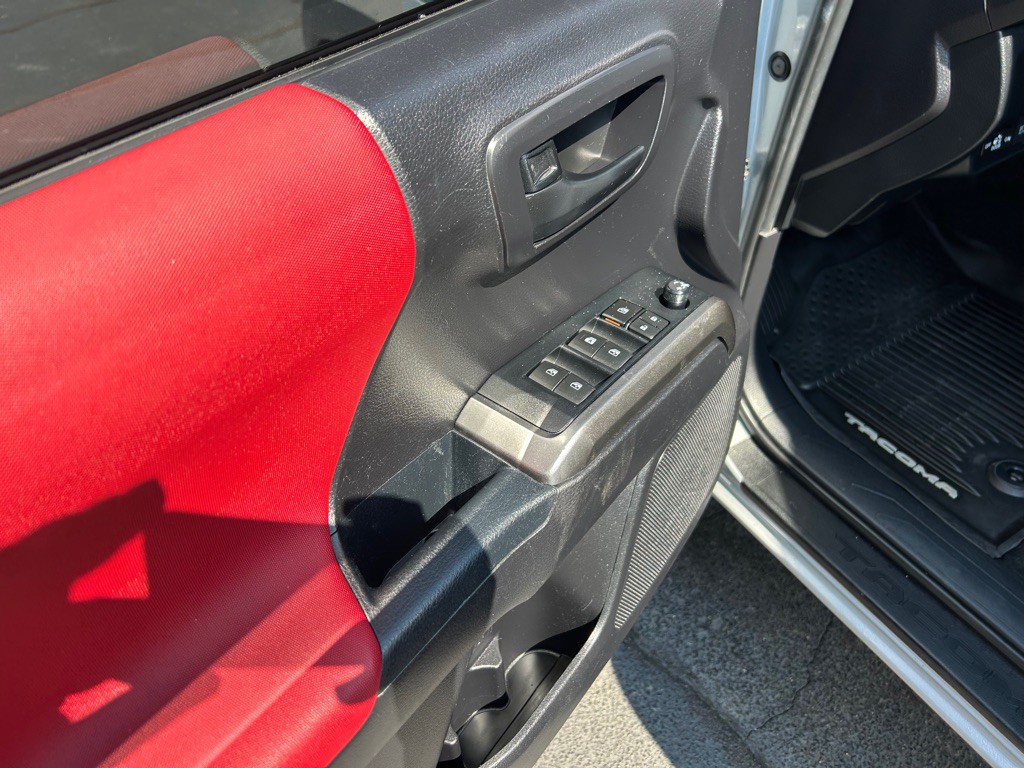2020 Toyota Tacoma Image 15