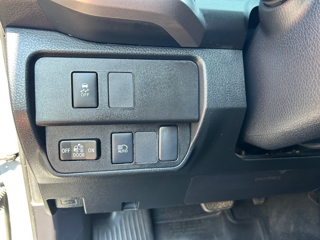 2020 Toyota Tacoma Image 20