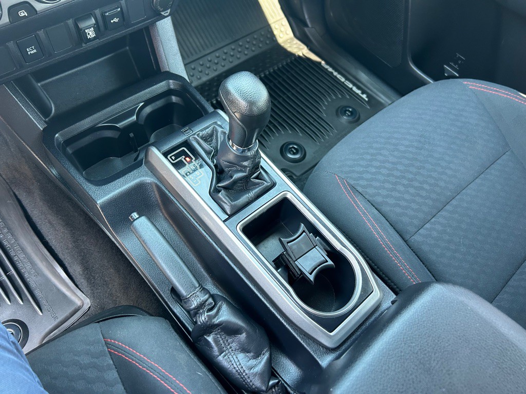 2020 Toyota Tacoma Image 24