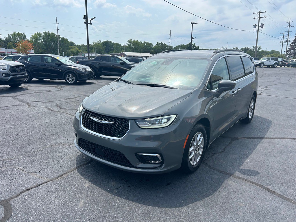 2022 Chrysler Pacifica Image 3
