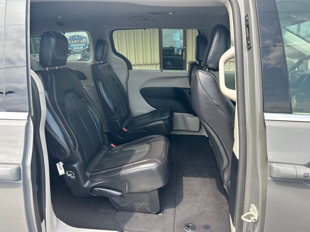 2022 Chrysler Pacifica Image 8