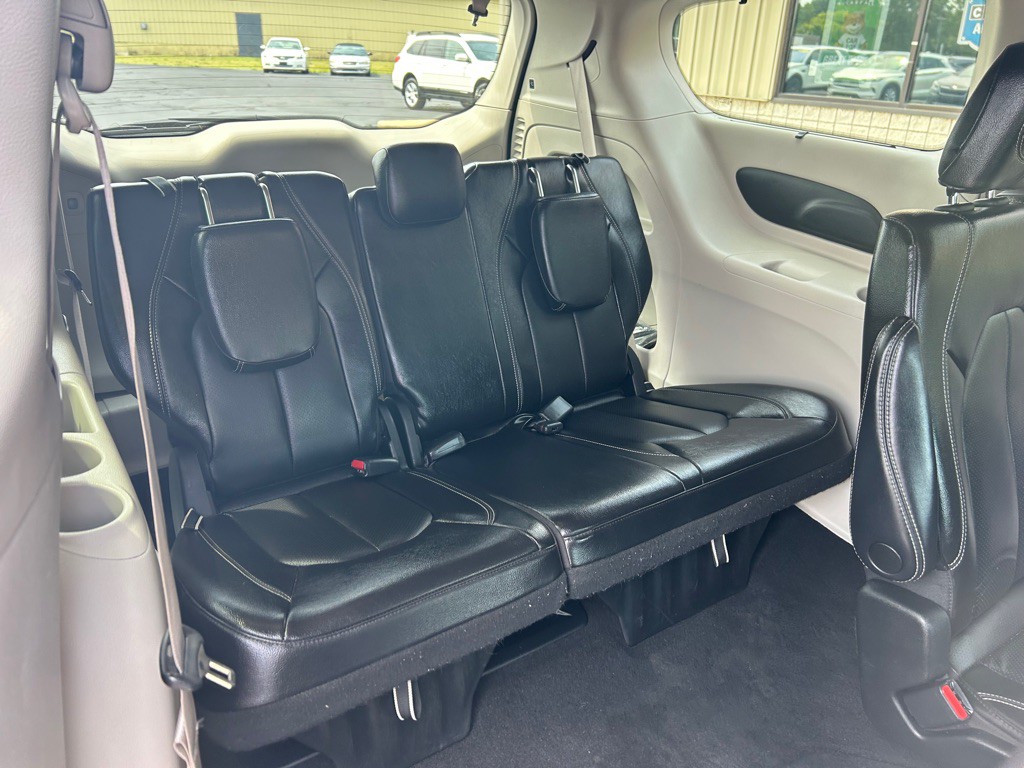 2022 Chrysler Pacifica Image 9
