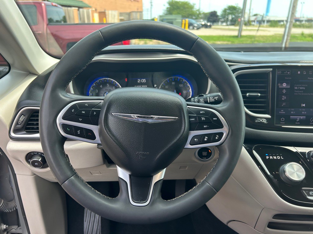 2022 Chrysler Pacifica Image 19