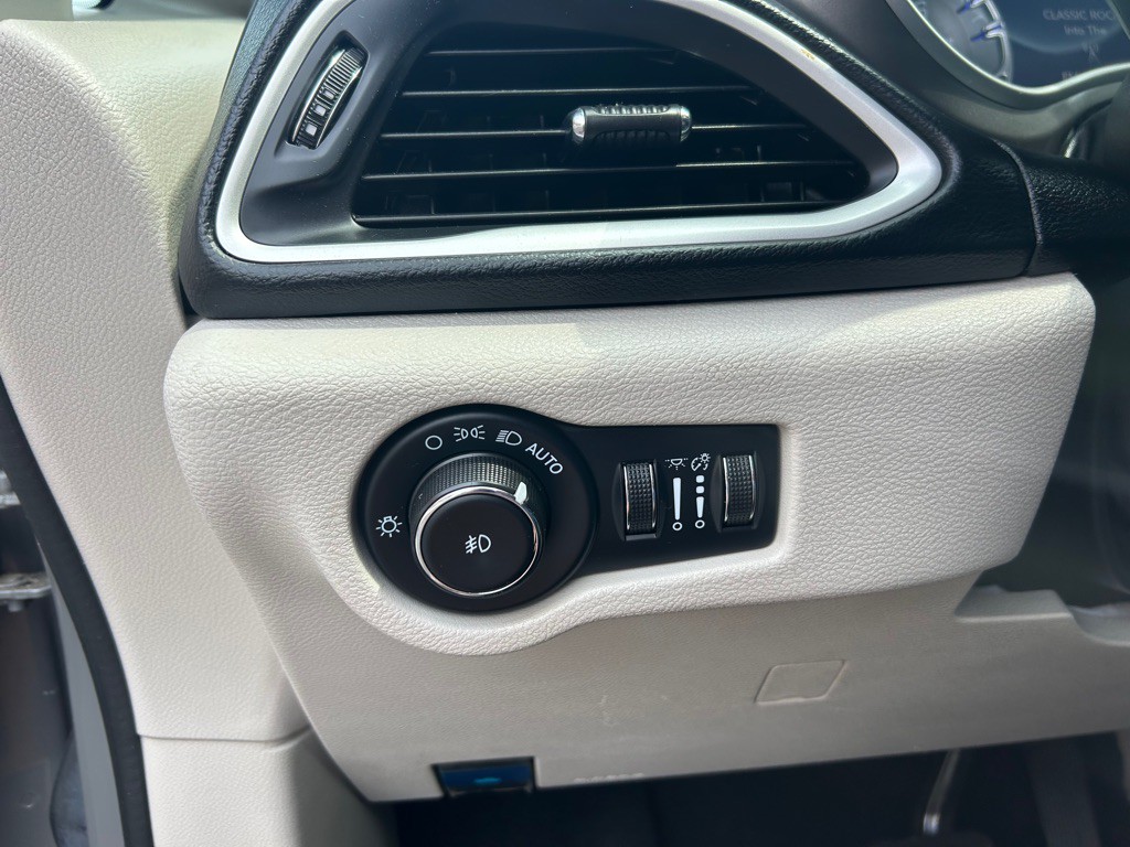 2022 Chrysler Pacifica Image 23