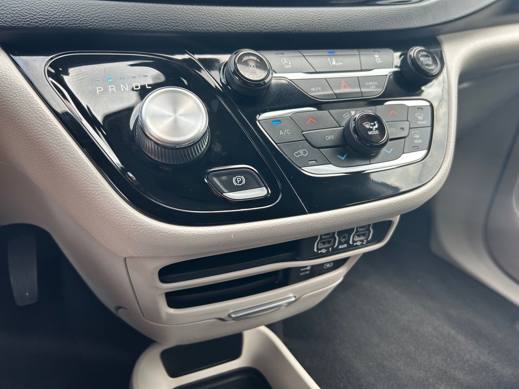 2022 Chrysler Pacifica Image 26