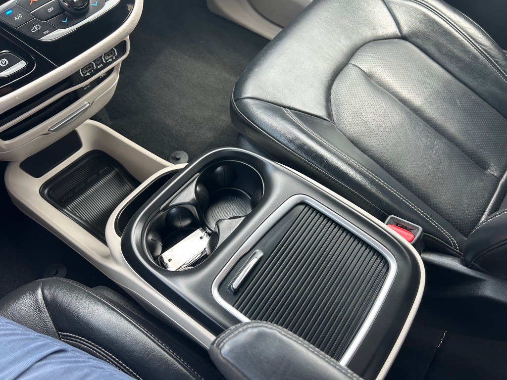 2022 Chrysler Pacifica Image 27