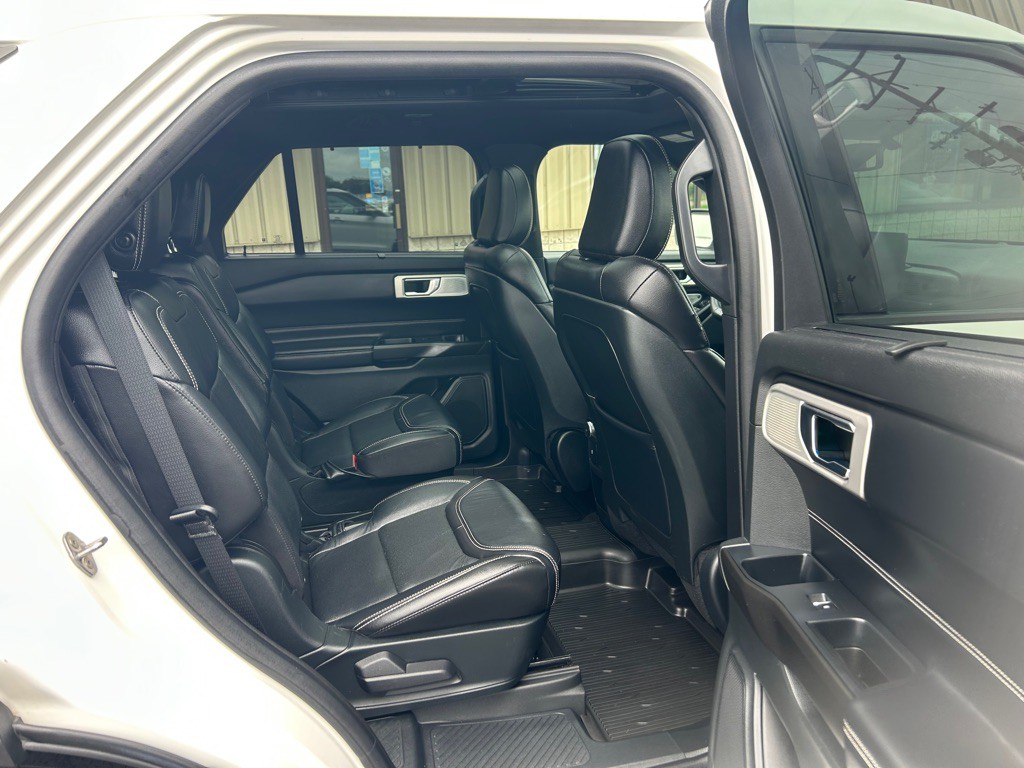 2020 Ford Explorer Image 8