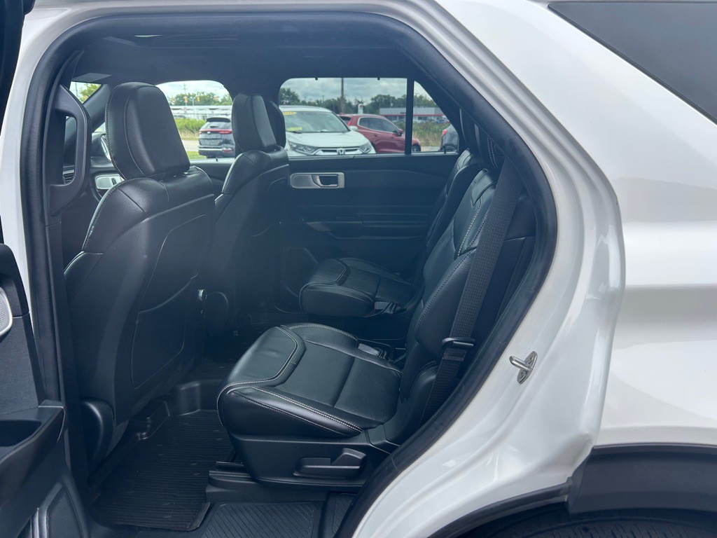 2020 Ford Explorer Image 13