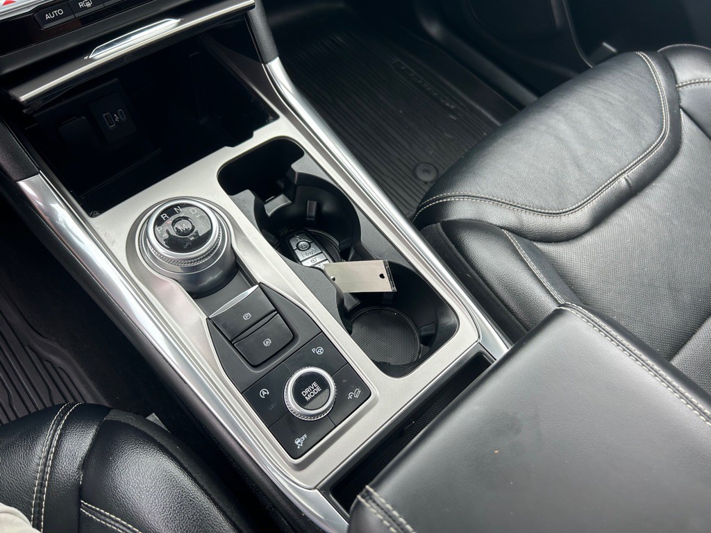 2020 Ford Explorer Image 28