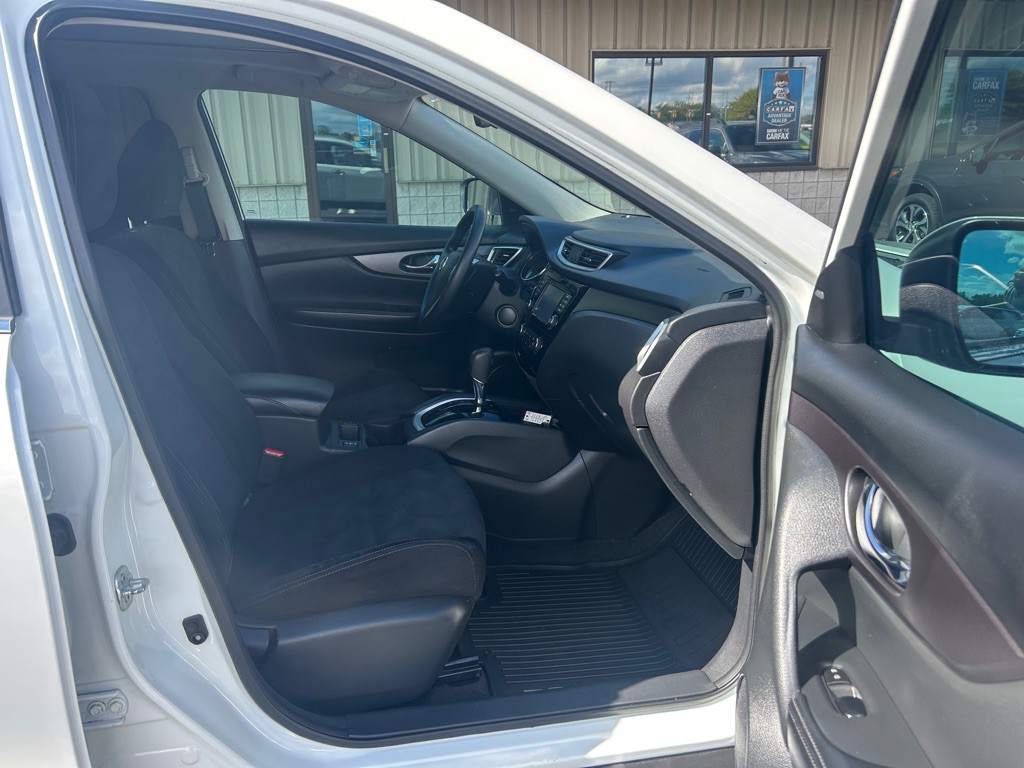 2016 Nissan Rogue Image 7