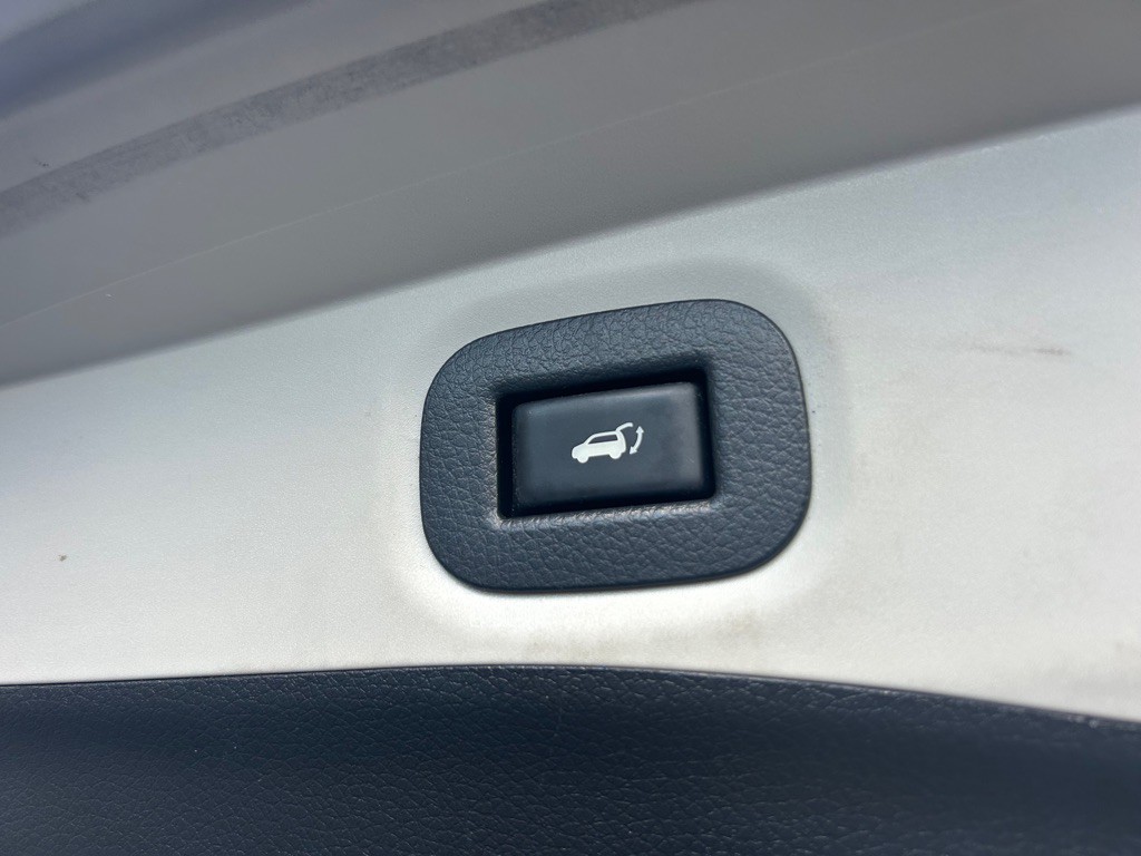 2016 Nissan Rogue Image 10