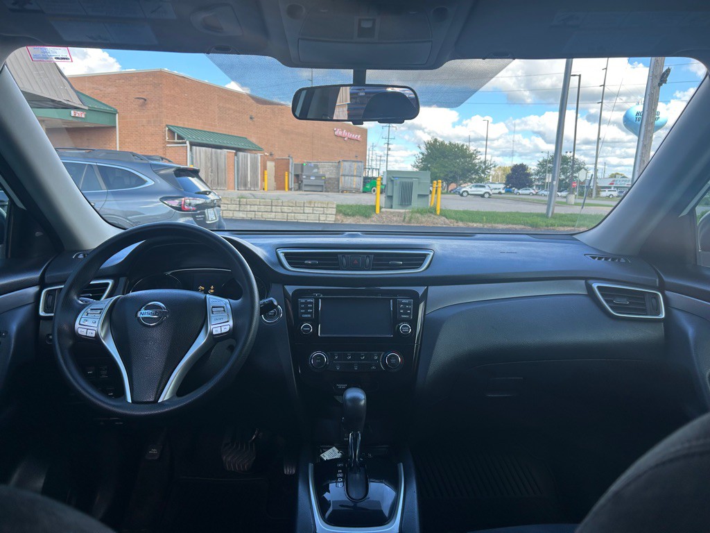 2016 Nissan Rogue Image 12