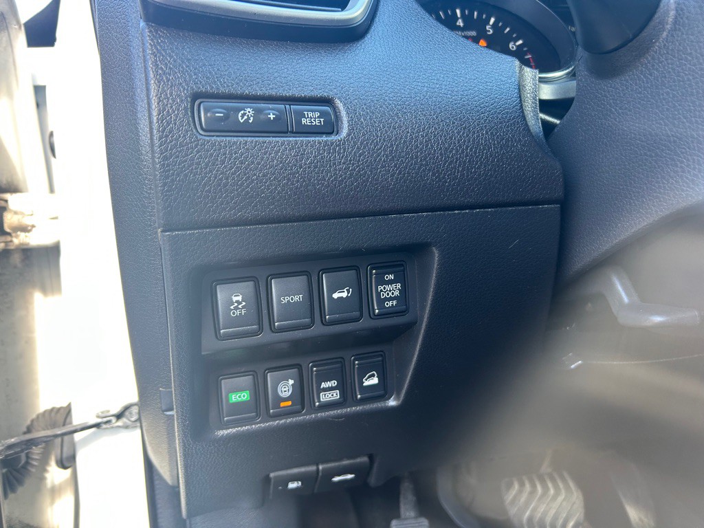 2016 Nissan Rogue Image 21