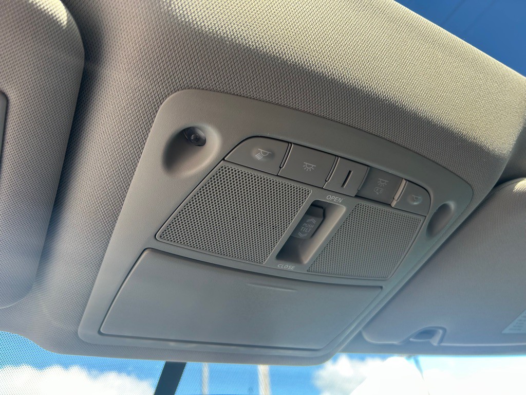 2016 Nissan Rogue Image 25