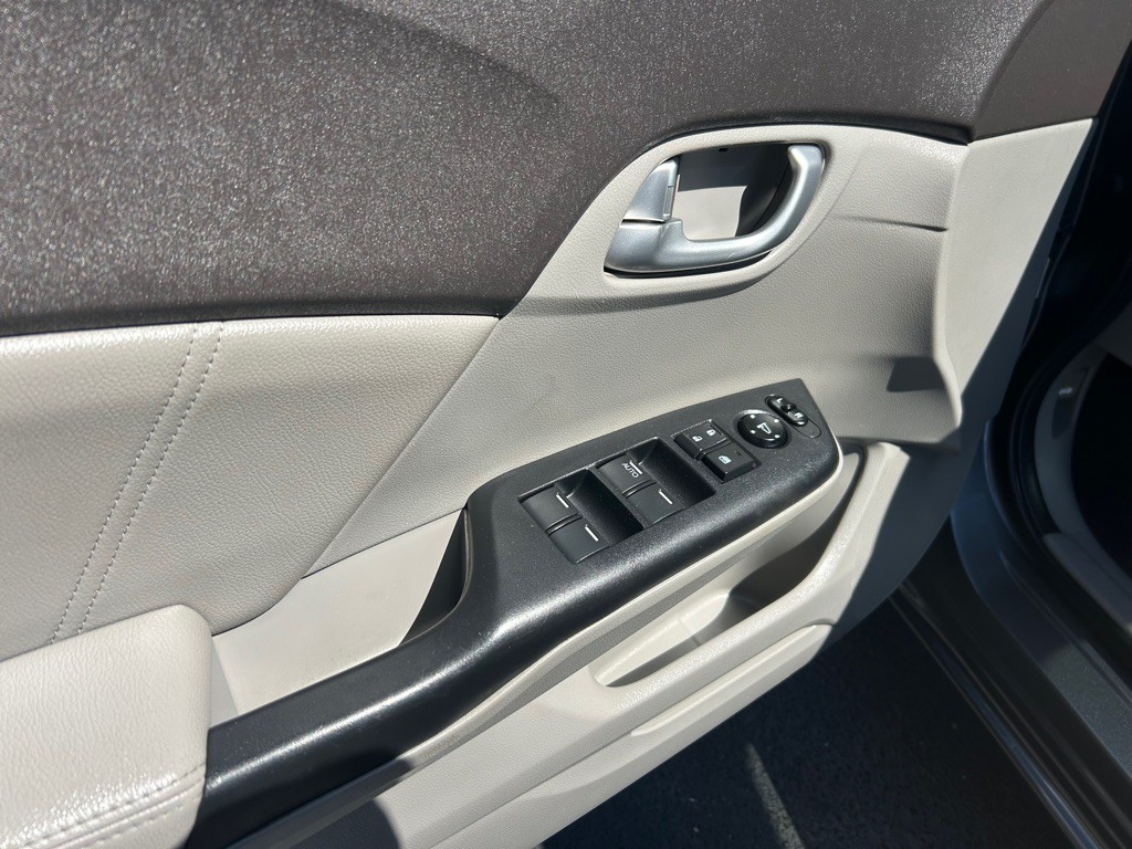 2012 Honda Civic Image 13
