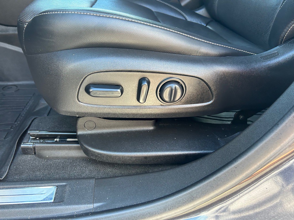 2019 GMC Acadia Image 16