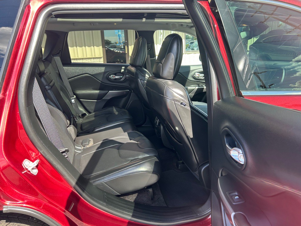 2019 Jeep Cherokee Image 8