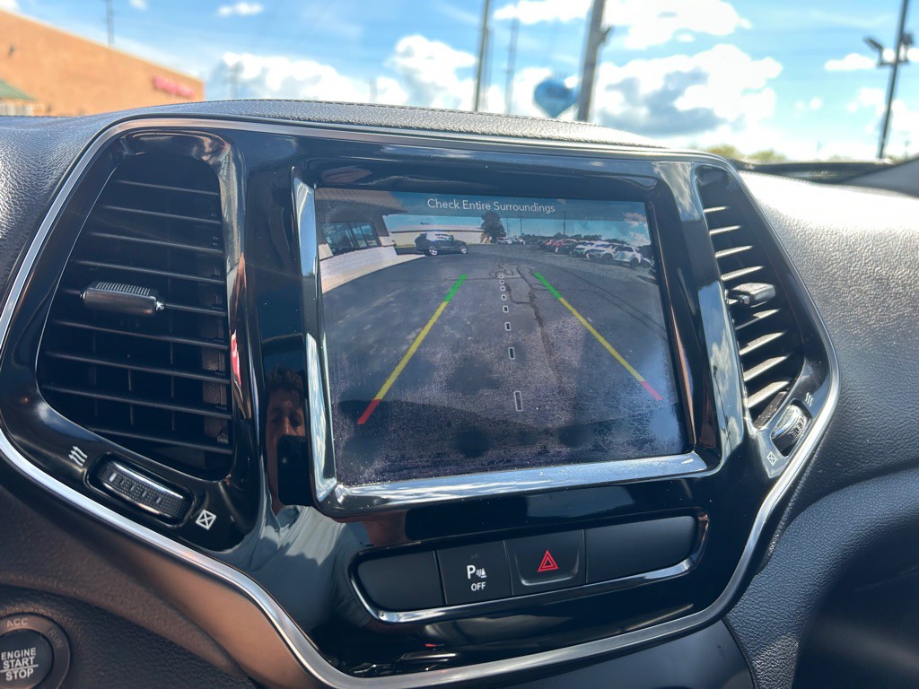 2019 Jeep Cherokee Image 24