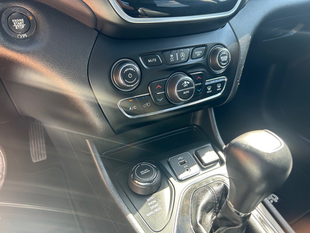 2019 Jeep Cherokee Image 25