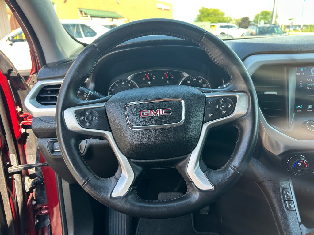 2017 GMC Acadia Image 18