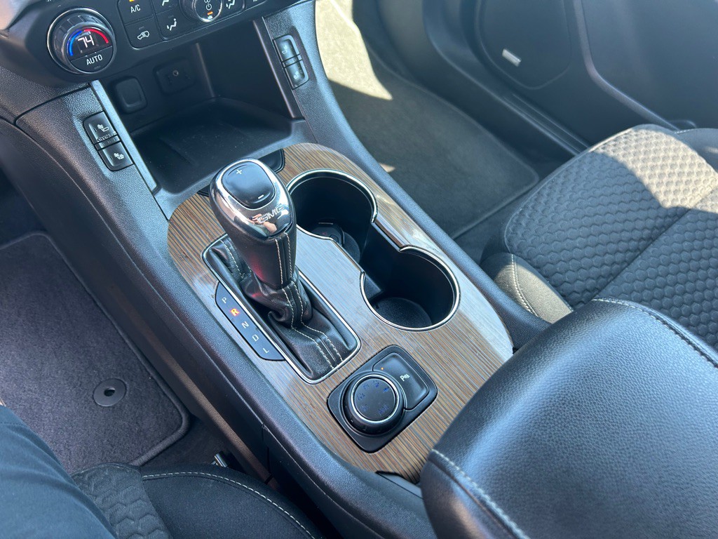 2017 GMC Acadia Image 25