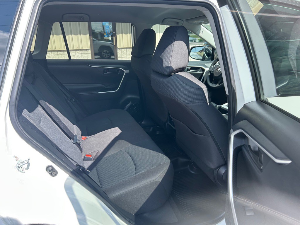 2022 Toyota Rav4 Image 9