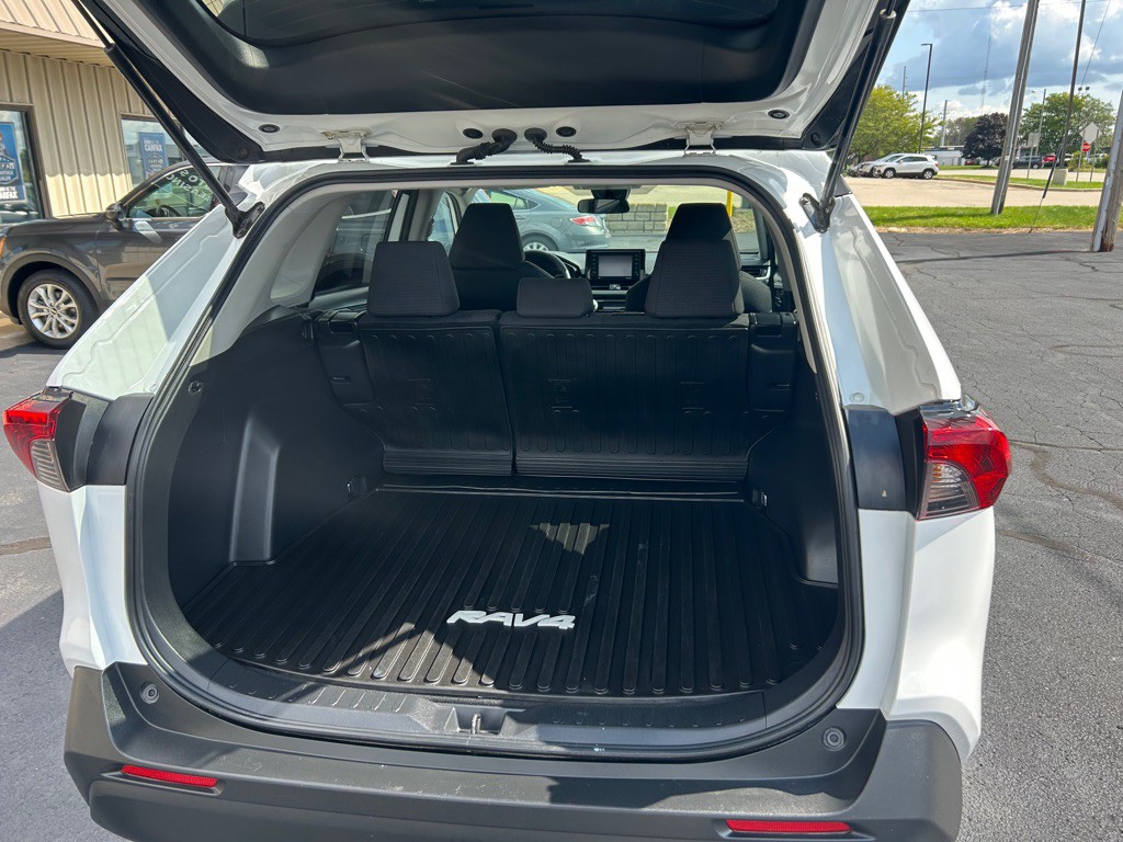2022 Toyota Rav4 Image 10
