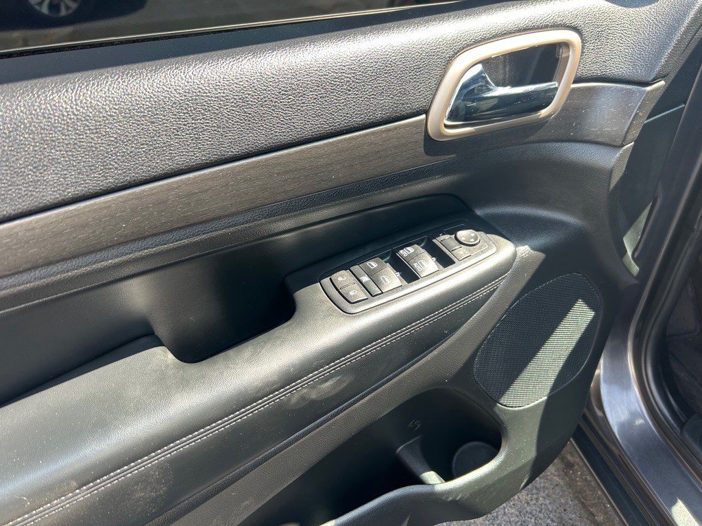 2016 Jeep Grand Cherokee Image 16